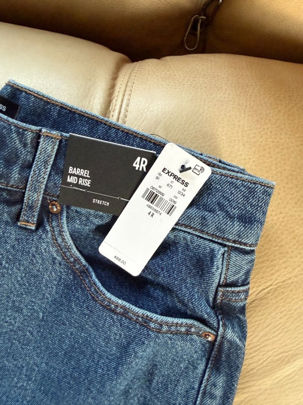 Express Mid Rise Medium Wash Barrel Jeans - Picture 3 of 4